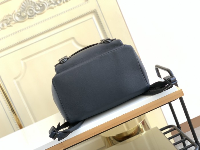 Handbag Louis Vuitton M58644 size 30 x 42 x 17