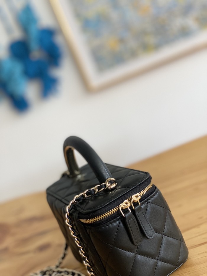 Handbag Chanel 81208 size 9.5 17 8 cm