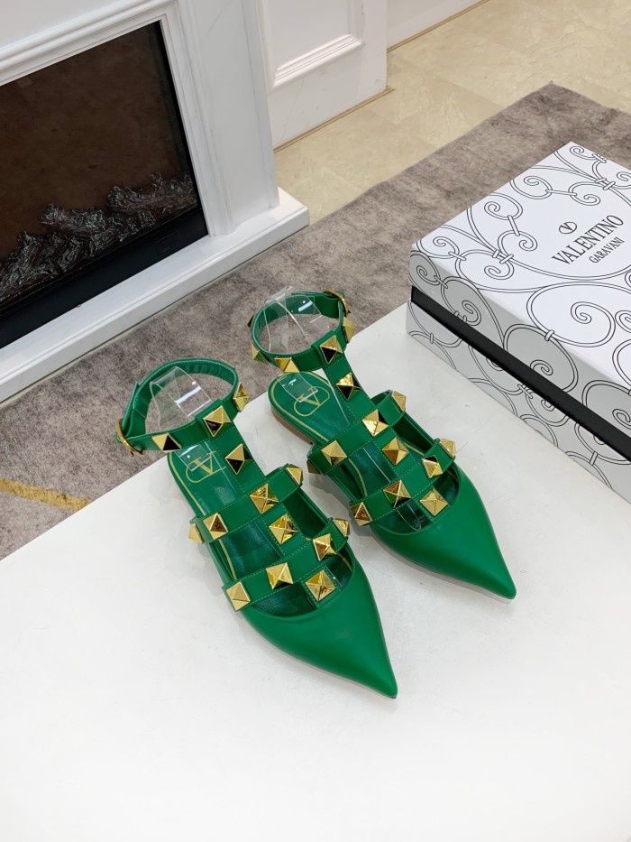 VALENTINO GARAVANI Roman Stud WOMEN 33