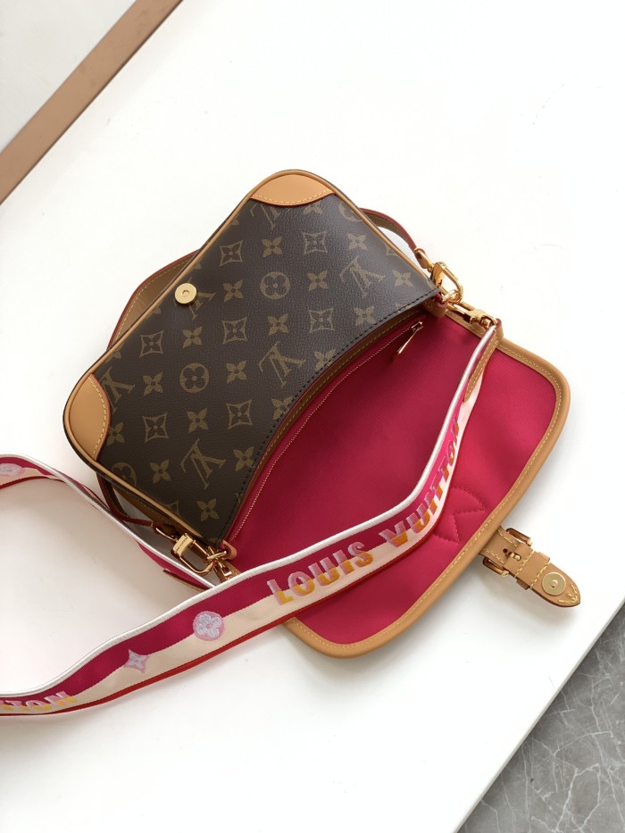 Handbag Louis Vuitton M45985 size 25.0 × 9.0 × 15.0 CM