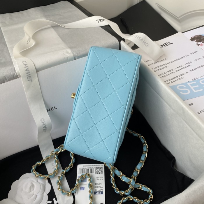 Handbag Chanel size 17 cm