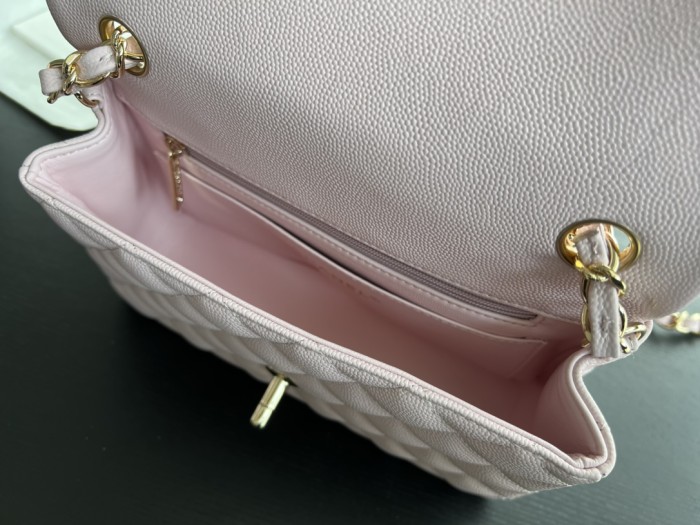 Handbag Chanel size 20 cm