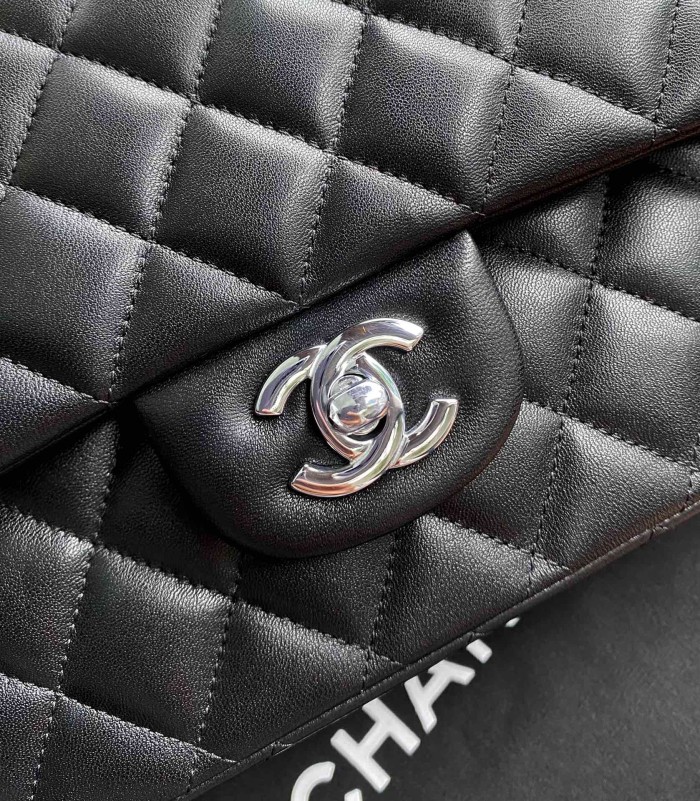 Handbag Chanel A01112 size 25.5*15.5*6.5 cm