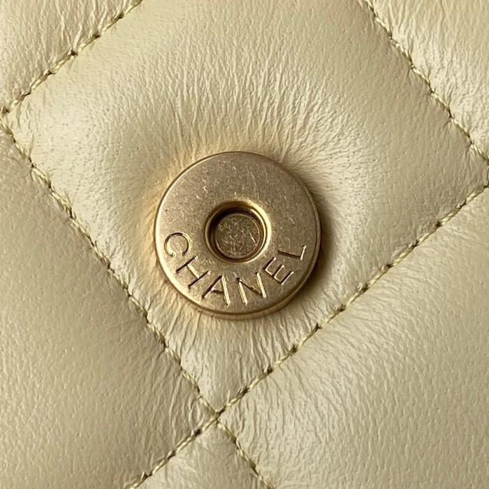 Handbag Chanel AP2638 size 12.5 cm