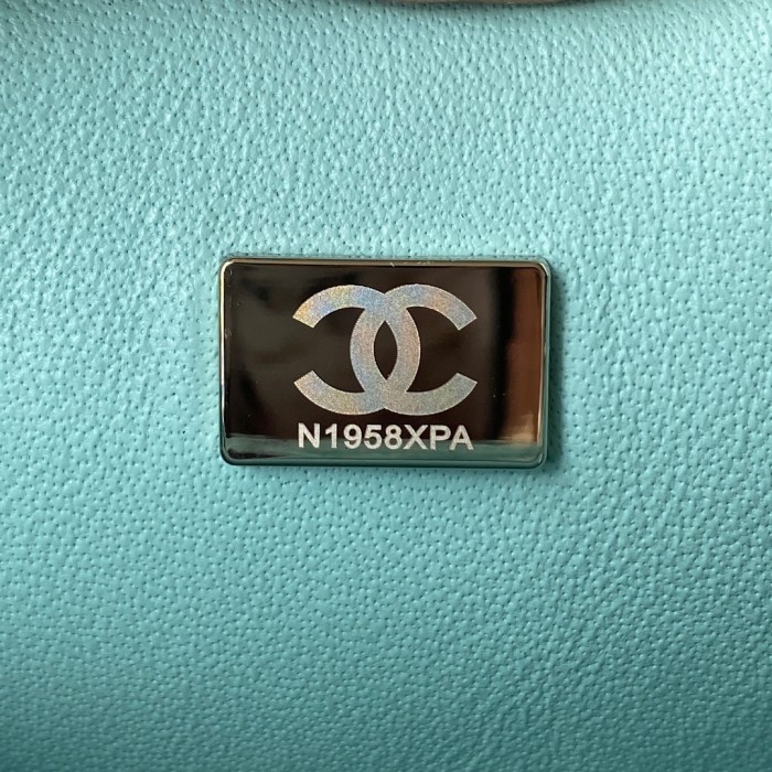 Handbag Chanel size 17 cm