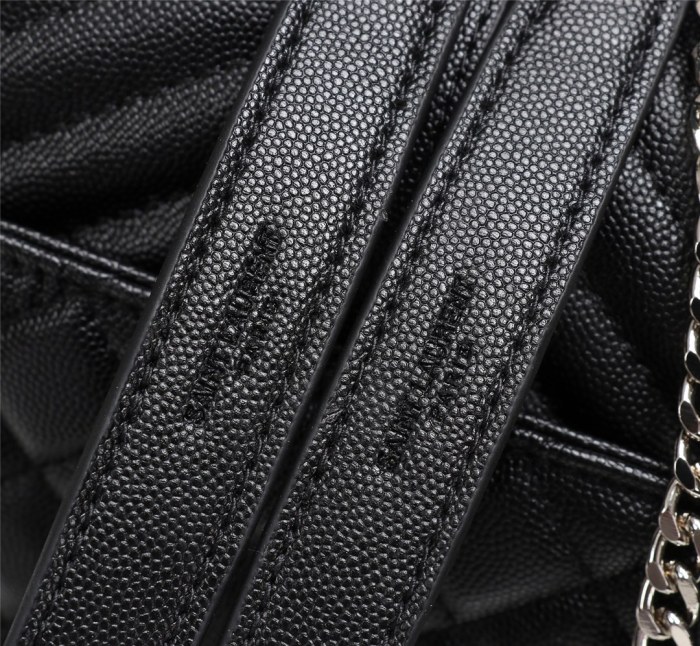 Handbags SAINT LAURENT 26808 size 24X17.5X6 cm