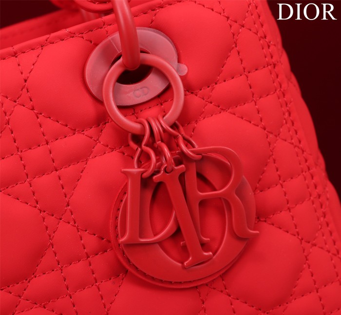 Handbag Dior M0565 size 32*24*12 cm