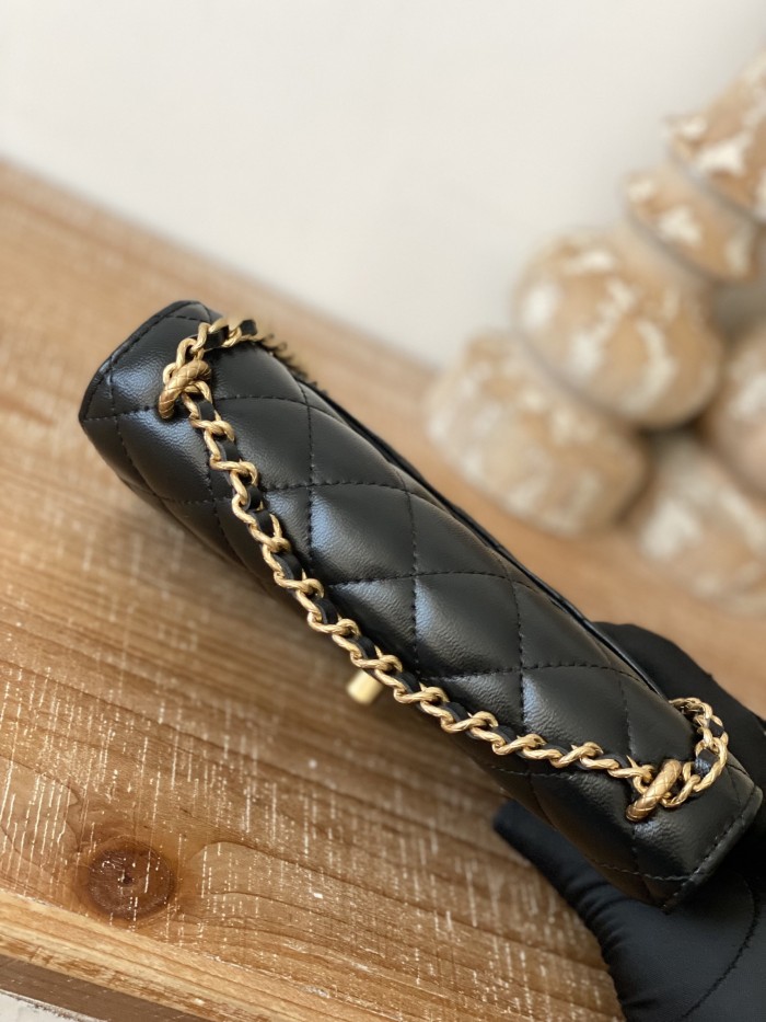 Handbag Chanel 81237 size 19 cm