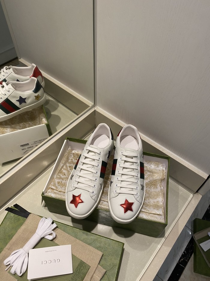 Gucci Women's Ace sneaker with bee sneaker 4