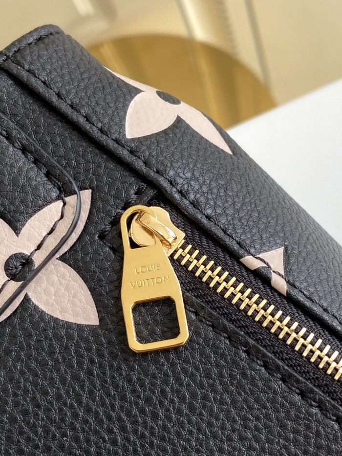 Handbag Louis Vuitton M80738 size 13 x 19 x 8 cm