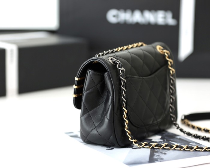 Handbag Chanel size 19x11x8 cm