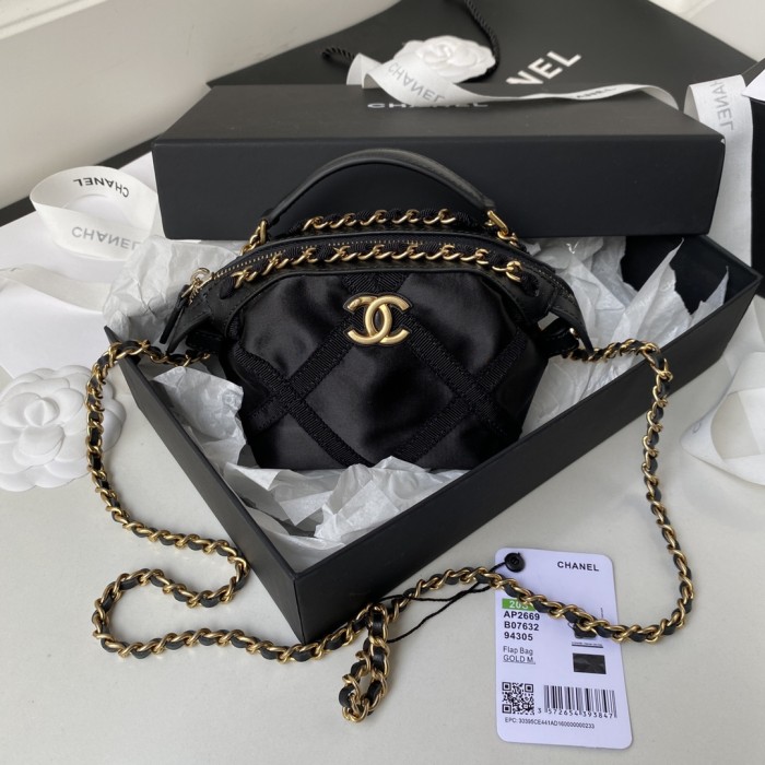 Handbag Chanel AP2669 size 9.5x11x8 cm