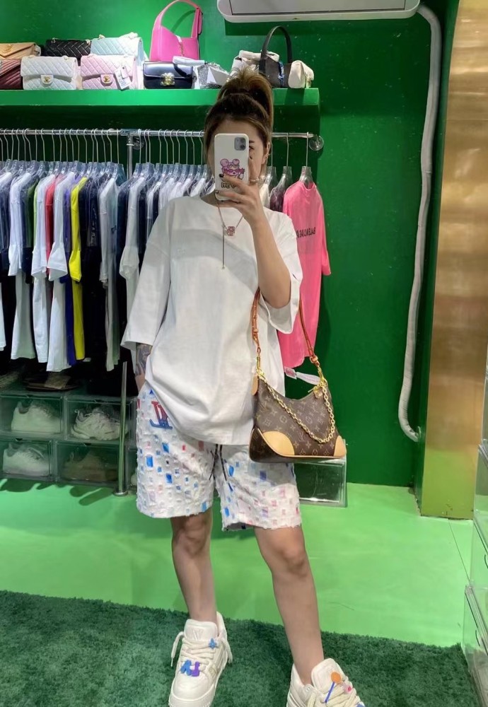 Clothes Louis Vuitton 381