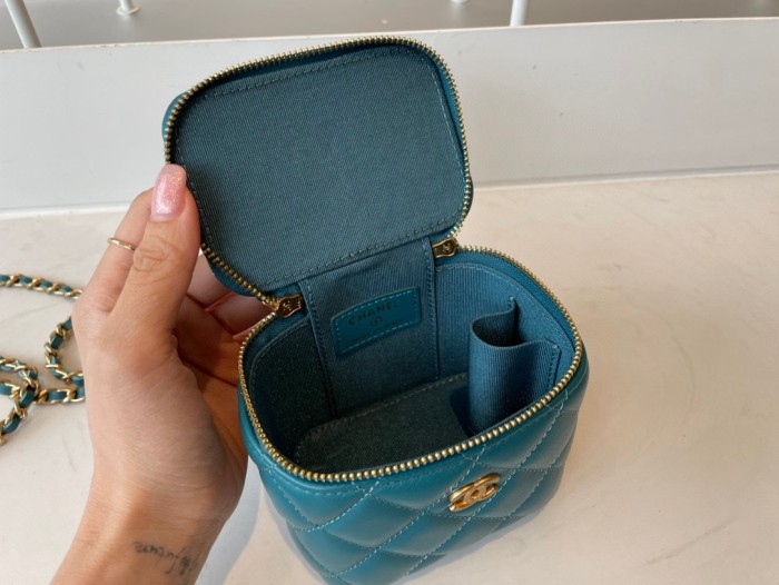 Handbag Chanel AP2198 size 11*8.5*7 cm