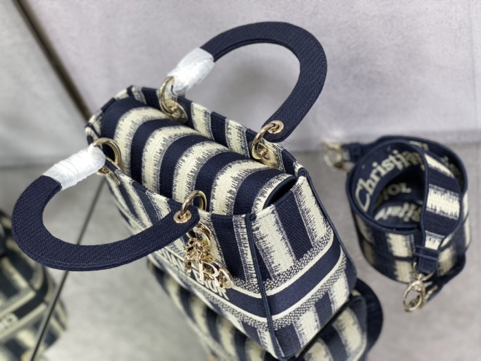 Handbag Dior size 24 cm