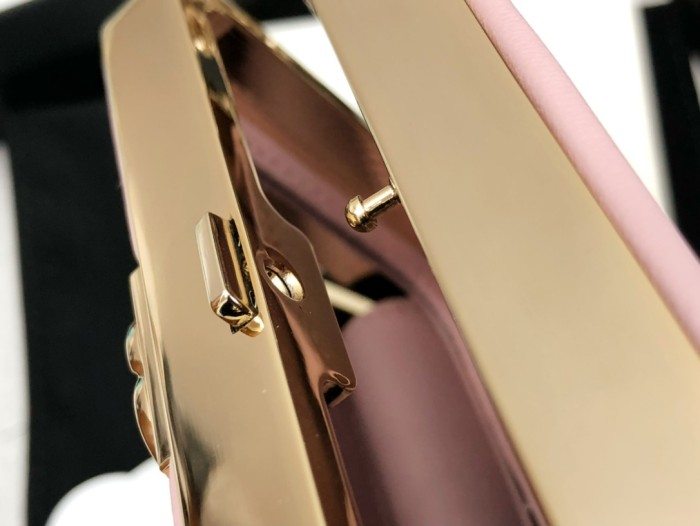 Handbag Chanel size 11*7.5*2.4 cm