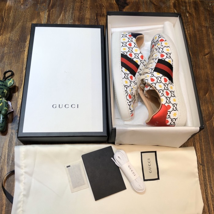 Gucci Ace embroidered sneaker 60