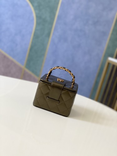 Handbag Chanel size 11*9.5*8.5 cm