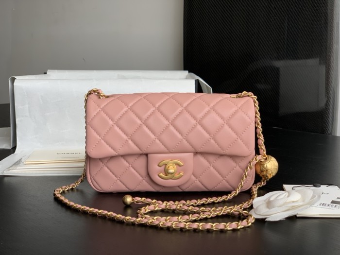 Handbag Chanel size 20 cm