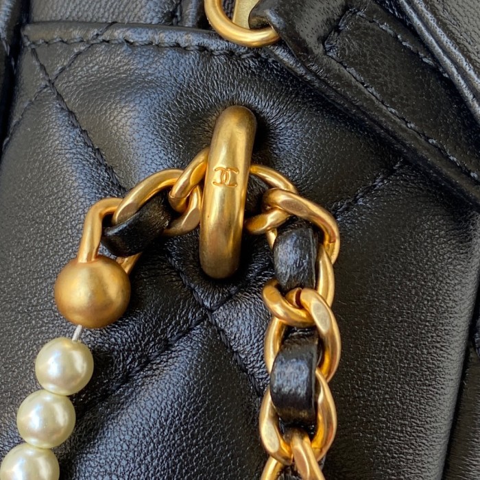 Handbag Chanel AS2856 size 18x14x7 cm