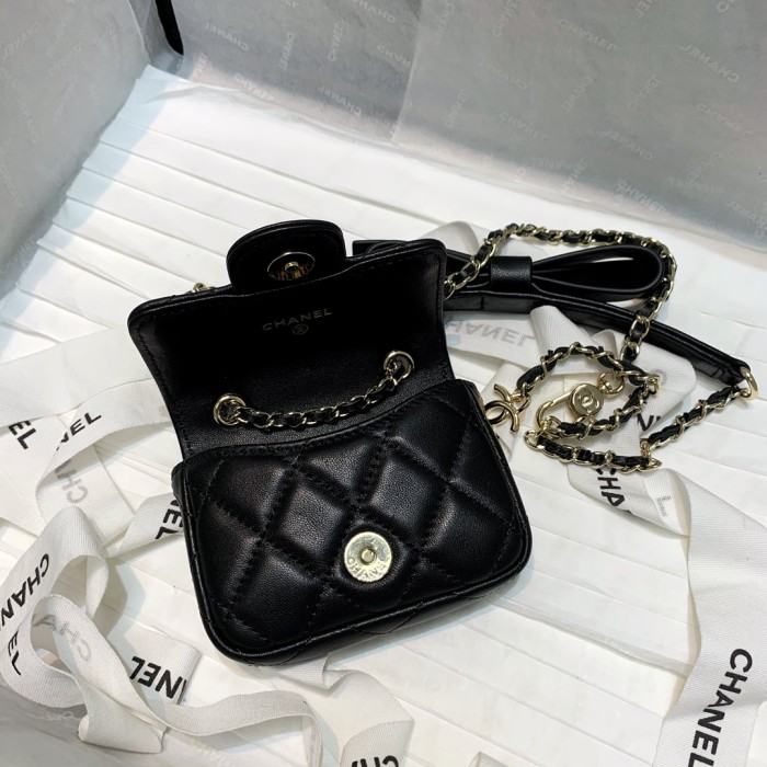 Handbag Chanel 10603 size 10 2 7.5 cm