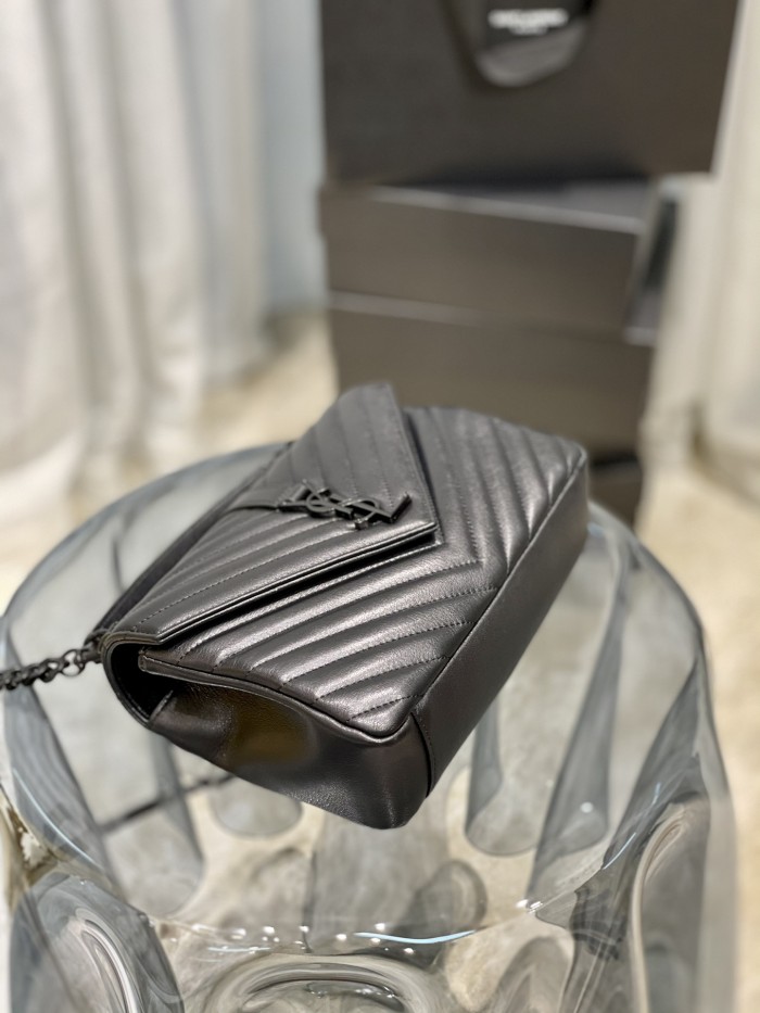 Handbags SAINT LAURENT 392737 size 24x17x6 cm