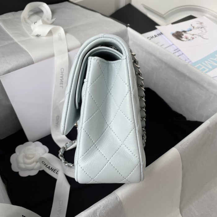 Handbag Chanel A01112 size 15.5x25.5x6.5 cm