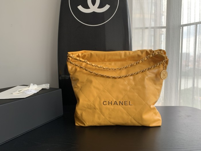 Handbag Chanel size 39cmx42cmx8 cm