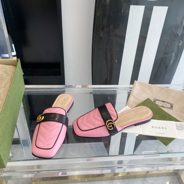 Gucci Leather slipper Women 9