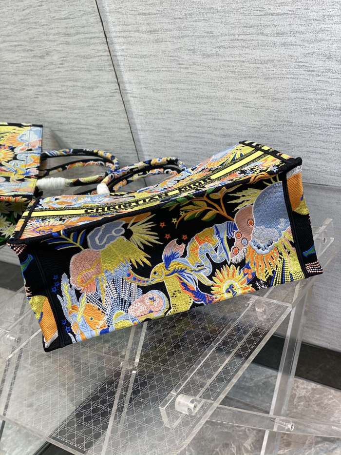 Handbag Dior size 42*18*35 cm