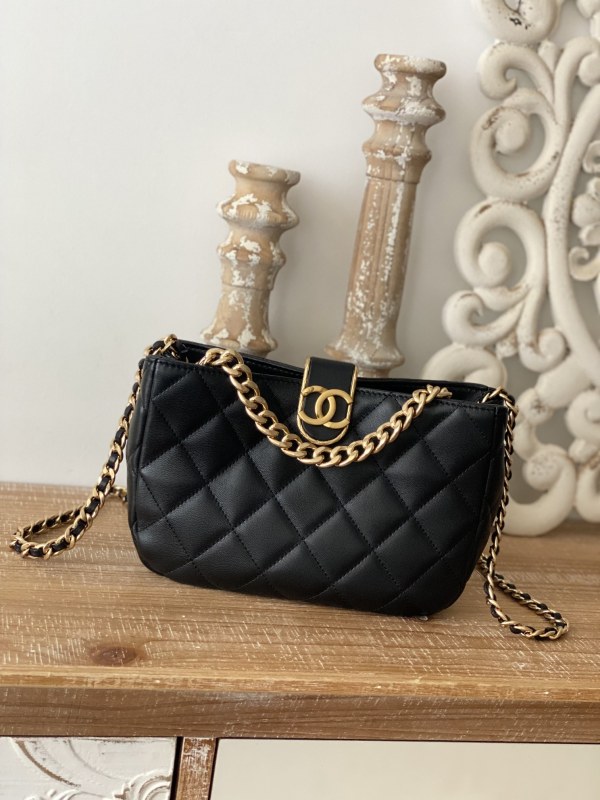 Handbag Chanel 3476 size 17*23*7* cm