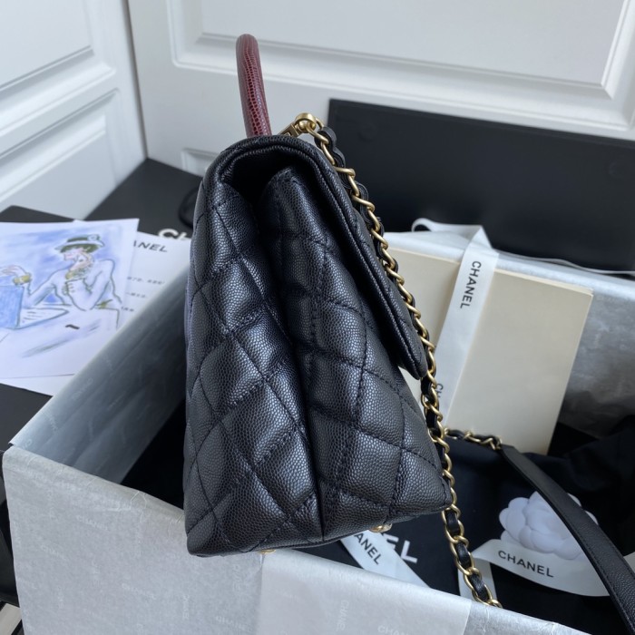 Handbag Chanel size 18-29-12 cm