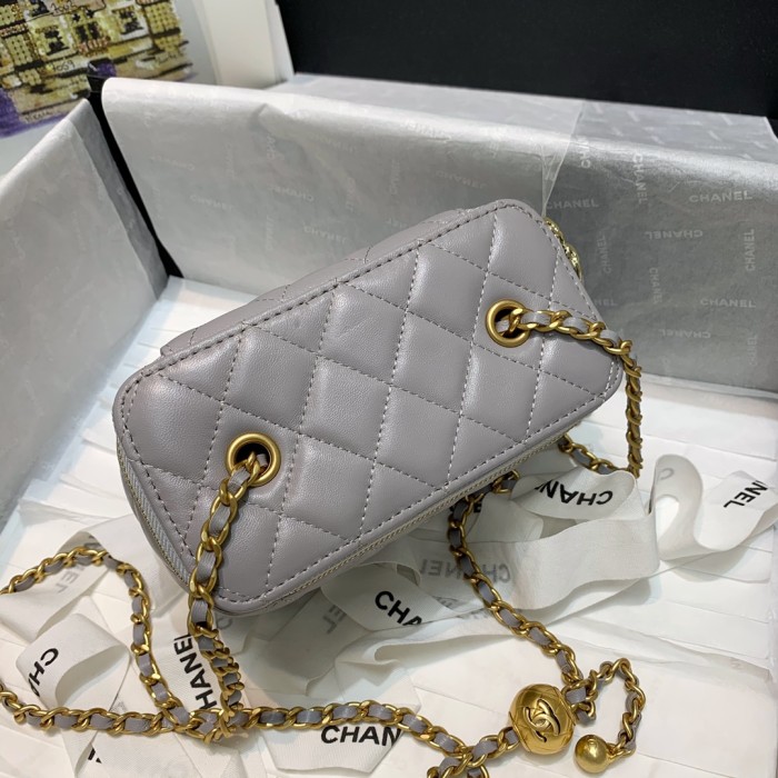 Handbag Chanel 81138 size 16 9.5 8 cm