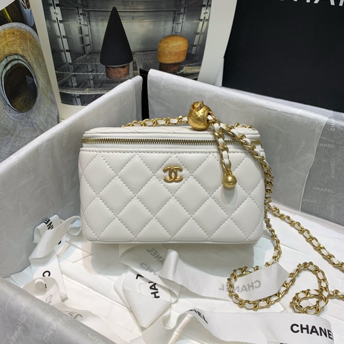 Handbag Chanel 81138 size 16 9.5 8 cm
