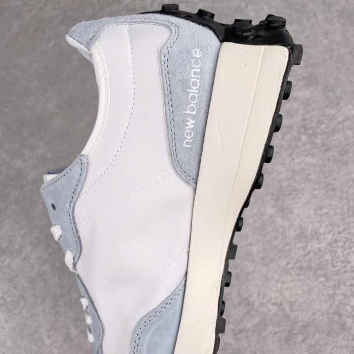 New Balance 327 Sneaker 15