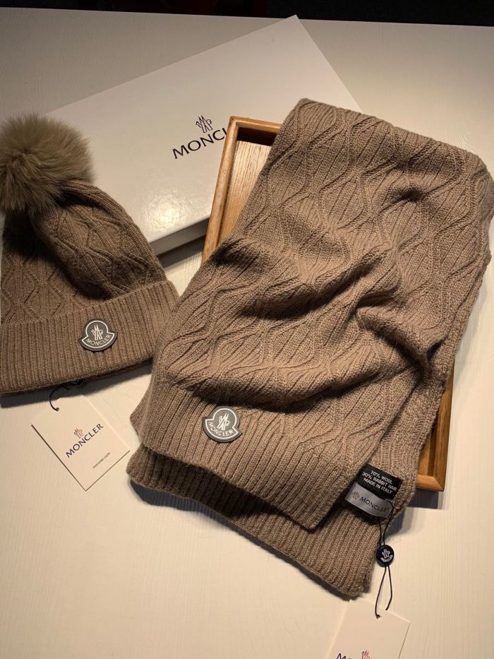 Hat & Scarf Moncler 1
