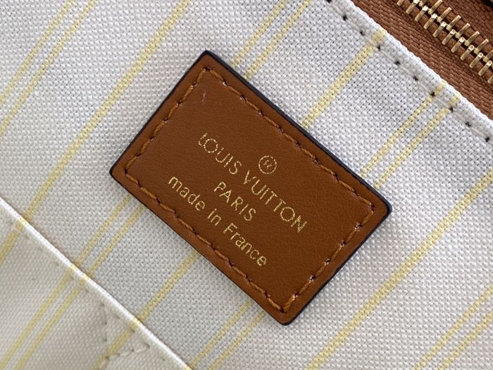 Handbag Louis Vuitton m57723 size 35 x 27 x 14 cm
