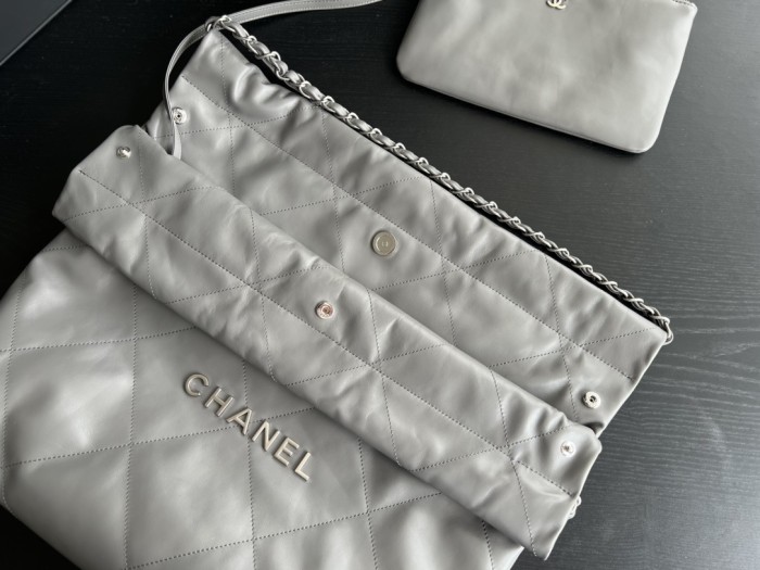 Handbag Chanel size 39cmx42cmx8 cm