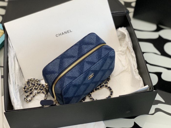 Handbag Chanel 2462 size 14×10×6 cm