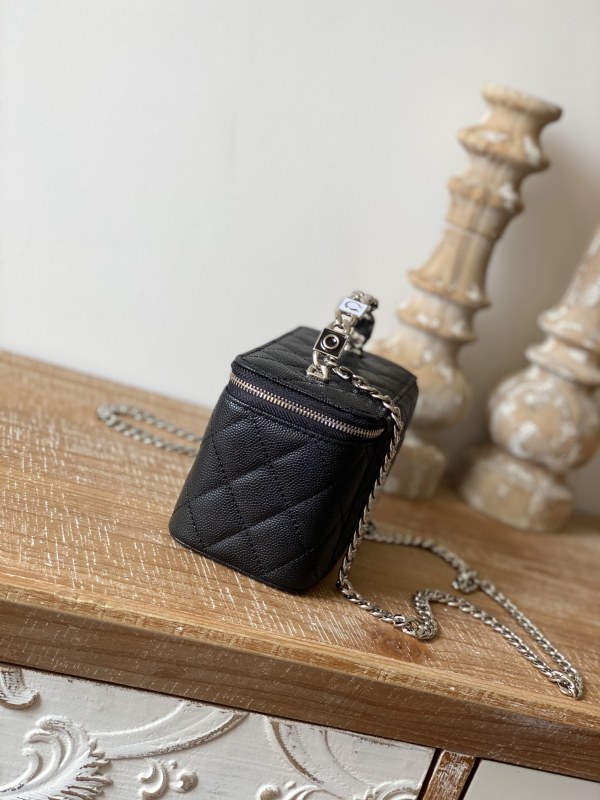 Handbag Chanel 81199 size 17 cm