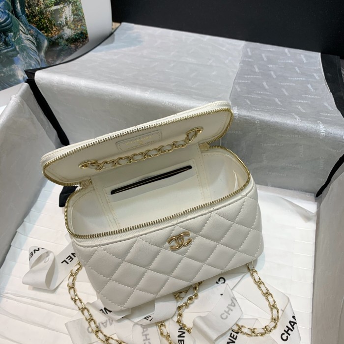 Handbag Chanel 81158 size 16 9.5 8 cm