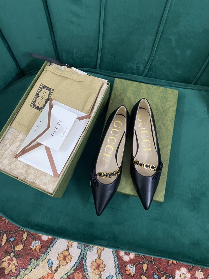 Gucci Women's pump with 'GUCCI' Women 10