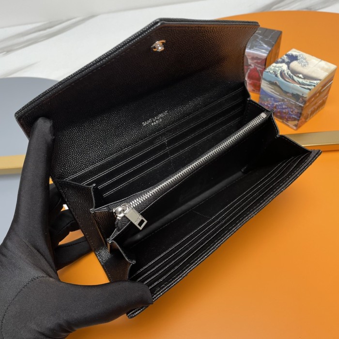 Handbags SAINT LAURENT 437469 size 19*11*3 cm