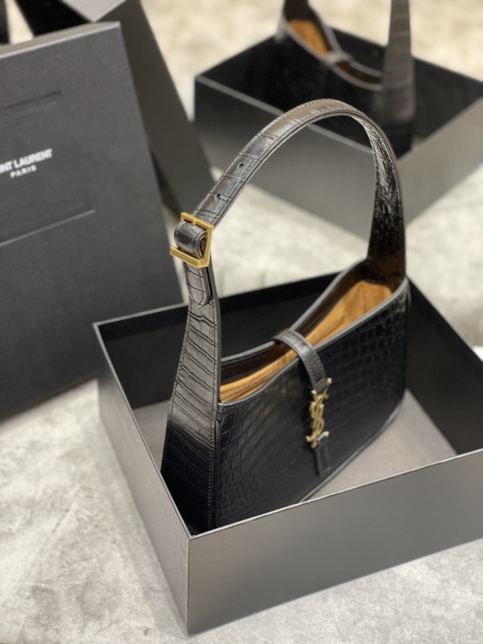Handbags SAINT LAURENT 657228 size 25X14X6 cm