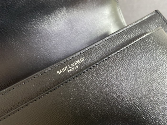 Handbags SAINT LAURENT 442906 size 22-16-9 cm