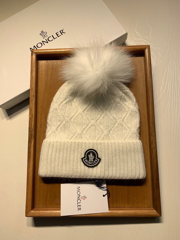 Hat Moncler 4