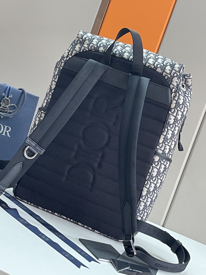 Handbag Dior size 31 x 42.5 x 14.5 cm