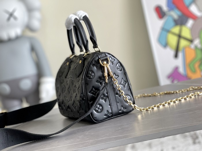 Handbag Louis Vuitton M58631 size 22x19x13CM