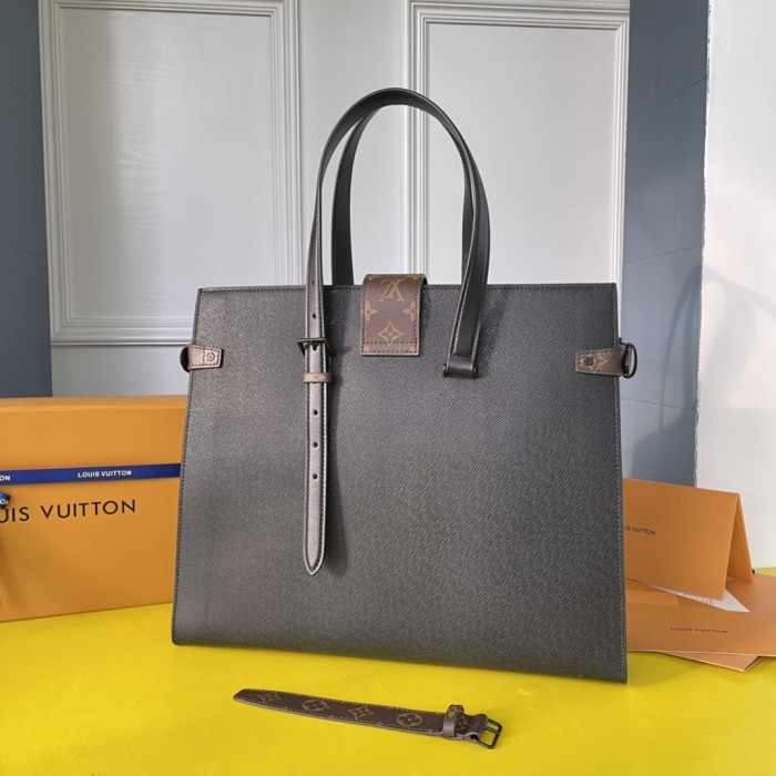 Handbag Louis Vuitton M30725 size 41-34-19 cm