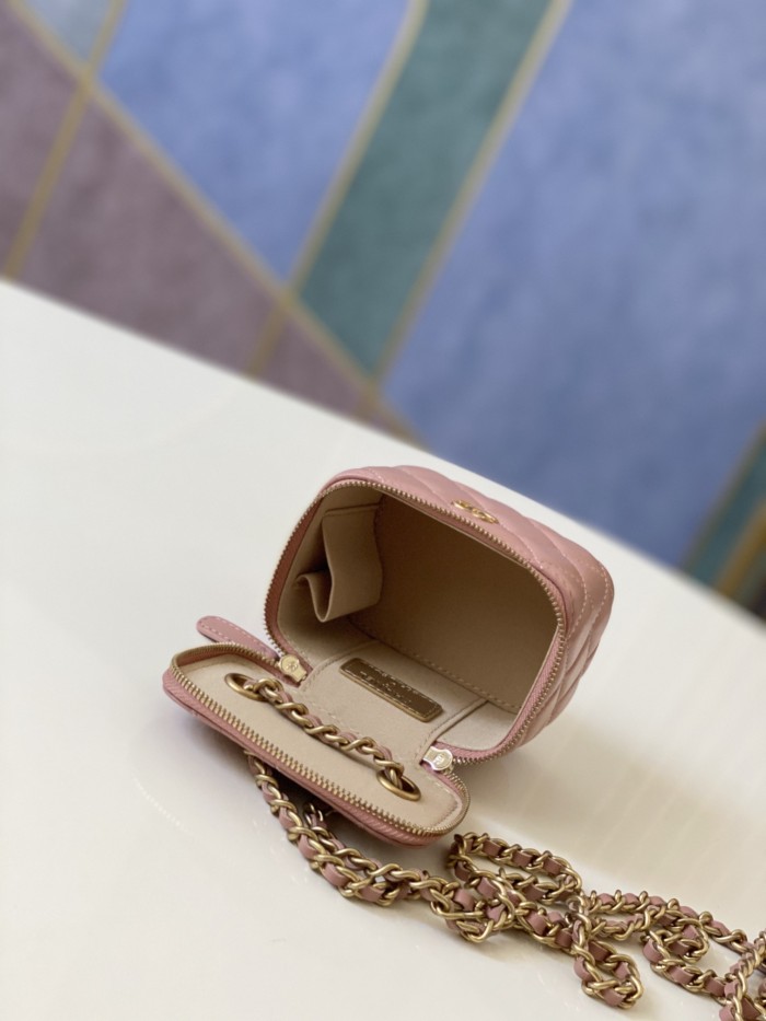 Handbag Chanel 81136 size 10.5 8.5 7 cm